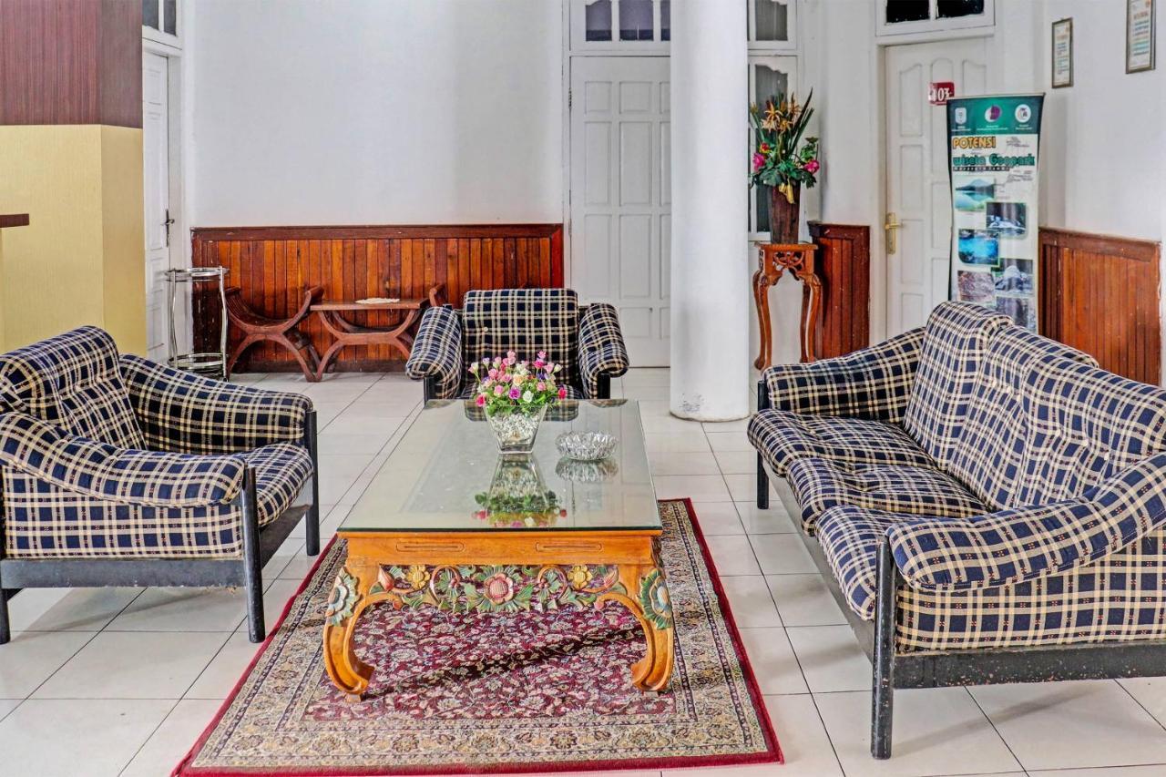 Oyo 90483 Homestay Permata Syariah Bangko Buitenkant foto