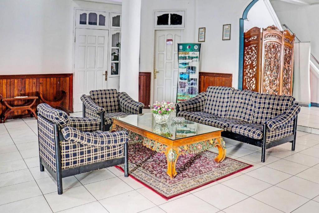 Oyo 90483 Homestay Permata Syariah Bangko Buitenkant foto
